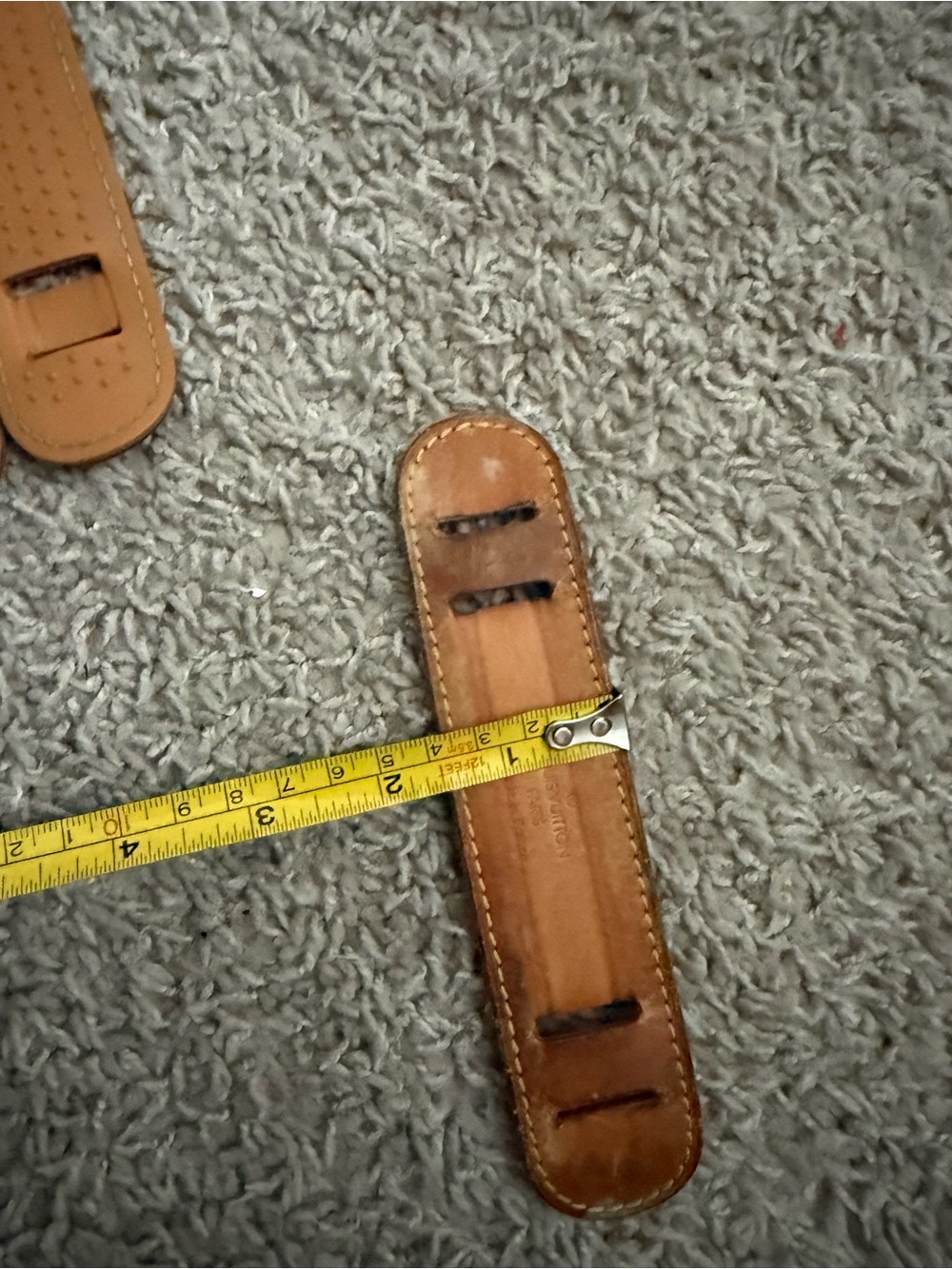 Louis Vuitton Strap pad A34 - Picture 5 of 12